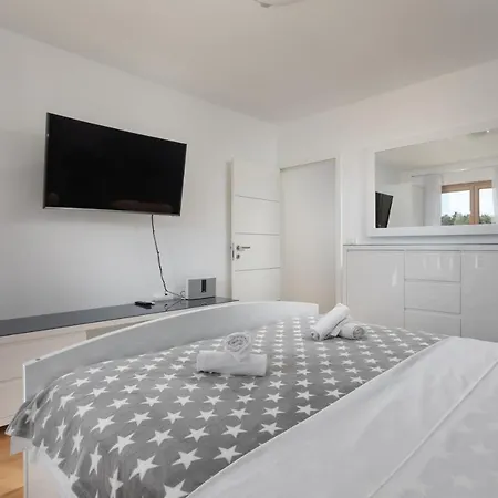Luxury Green Beach Makarska