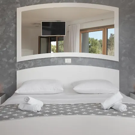 Luxury Green Beach Apartmán *