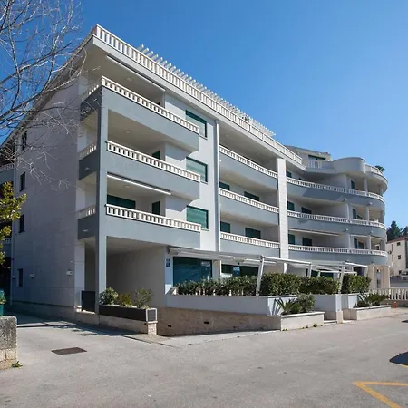 Luxury Green Beach Makarska